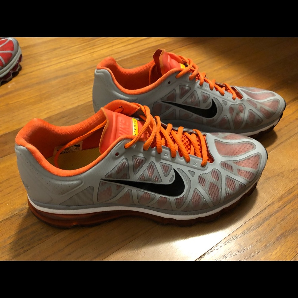 Nike air Max 2011 size 10.5